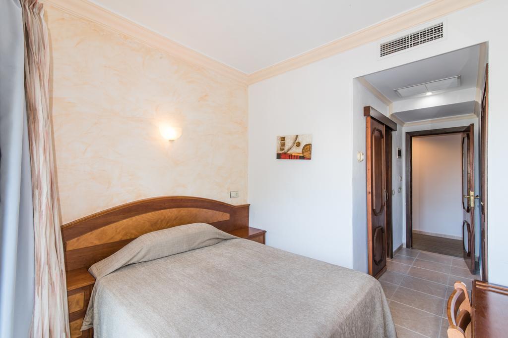 Hotel Baviera Cala Ratjada  Zewnętrze zdjęcie